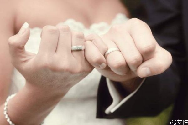 男生初戀結(jié)婚的幾率是多少 男生初戀結(jié)婚的幾率高嗎 男生初戀結(jié)婚的幾率是多少 男生初戀結(jié)婚的幾率高嗎