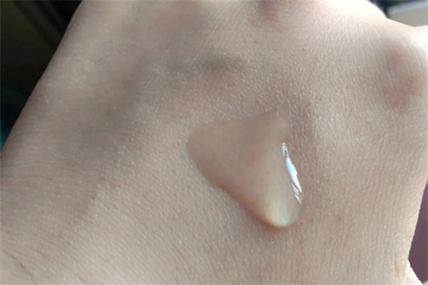 蝶芙蘭銀胖子適合敏感肌嗎 蝶芙蘭銀胖子適合什么年齡 蝶芙蘭銀胖子適合敏感肌嗎 蝶芙蘭銀胖子適合什么年齡