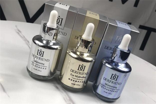 蝶芙蘭銀胖子和olay小白瓶哪個(gè)好 蝶芙蘭銀胖子有酒精嗎 蝶芙蘭銀胖子和olay小白瓶哪個(gè)好 蝶芙蘭銀胖子有酒精嗎