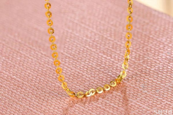 彩金項鏈變黑怎么洗 彩金項鏈保養(yǎng)法則