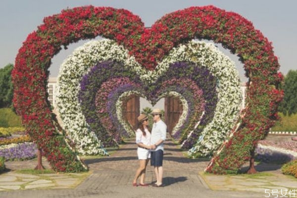 婚內(nèi)搞曖昧算出軌嗎 精神出軌的男人還愛老婆嗎 婚內(nèi)搞曖昧算出軌嗎 精神出軌的男人還愛老婆嗎