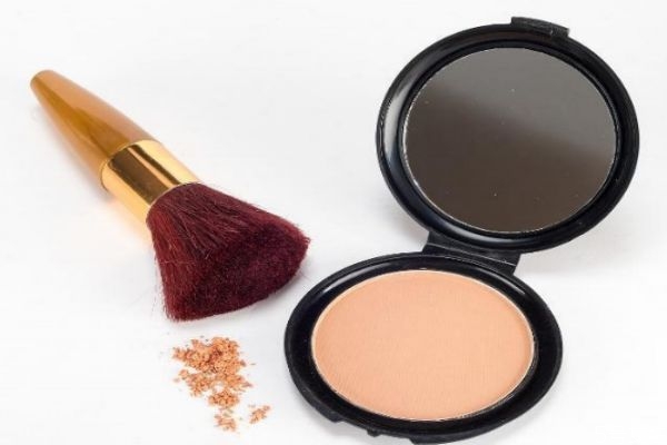 腮紅不顯色的原因 腮紅不顯色怎么處理 腮紅不顯色的原因 腮紅不顯色怎么處理