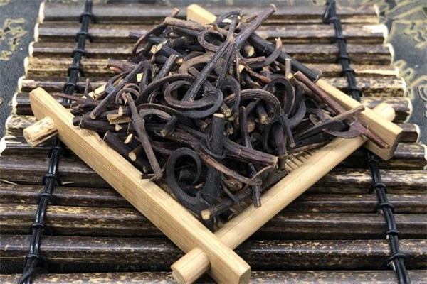 鉤藤茶是什么 鉤藤茶的功效與作用 鉤藤茶是什么 鉤藤茶的功效與作用