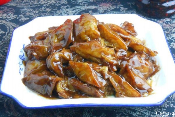 紅燒茄子選擇什么茄子比較好 紅燒茄子應(yīng)該用什么茄子 紅燒茄子選擇什么茄子比較好 紅燒茄子應(yīng)該用什么茄子