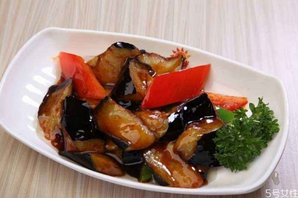 紅燒茄子選擇什么茄子比較好 紅燒茄子應(yīng)該用什么茄子 紅燒茄子選擇什么茄子比較好 紅燒茄子應(yīng)該用什么茄子