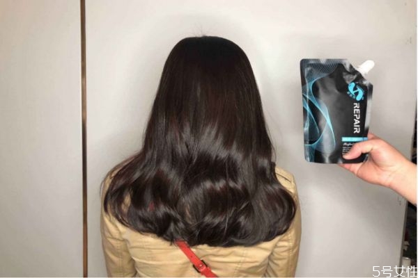 燙頭軟化需要多長時(shí)間 燙頭后多久可以做軟化