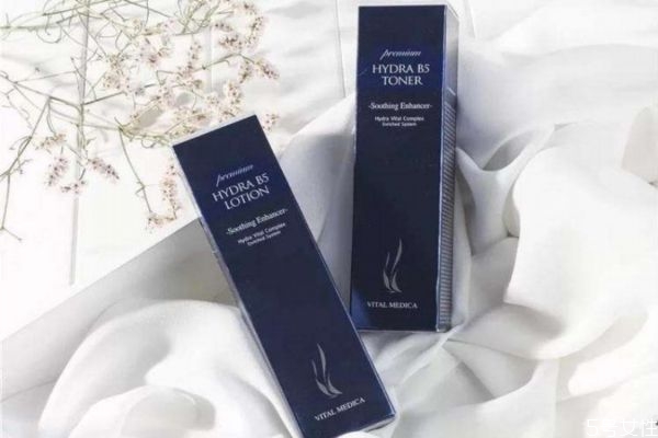 化妝水能不能涂眼周 涂化妝水要避開眼周嗎 化妝水能不能涂眼周 涂化妝水要避開眼周嗎