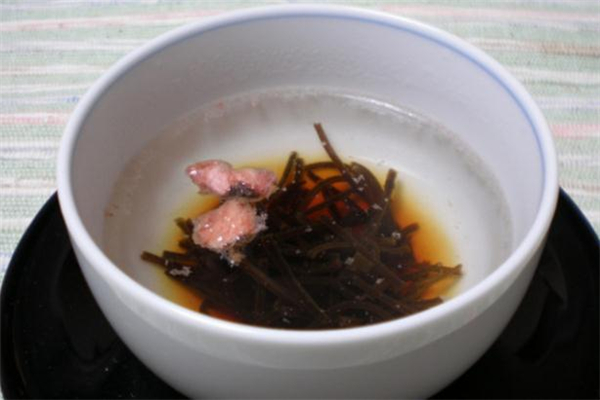 海藻茶的功效與作用 海藻茶有什么好處 海藻茶的功效與作用 海藻茶有什么好處