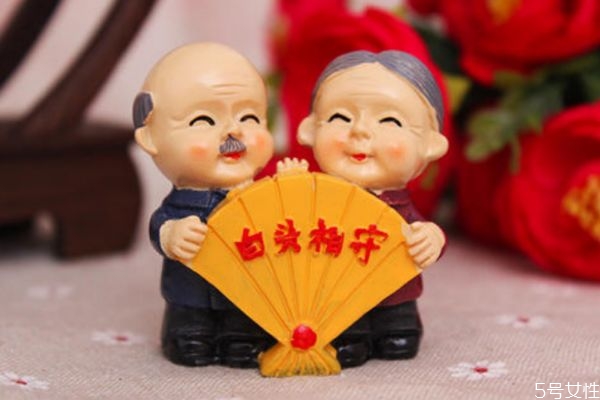 結(jié)婚紀(jì)念日送什么好 結(jié)婚紀(jì)念日應(yīng)該送什么 結(jié)婚紀(jì)念日送什么好 結(jié)婚紀(jì)念日應(yīng)該送什么
