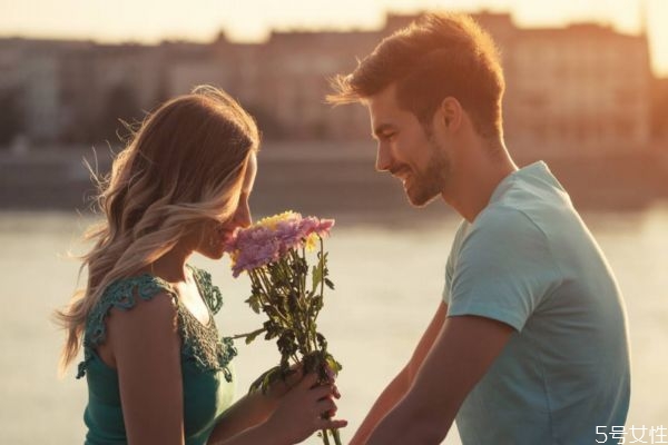 如何和大齡剩女相處 和大齡剩女相處的方法 如何和大齡剩女相處 和大齡剩女相處的方法