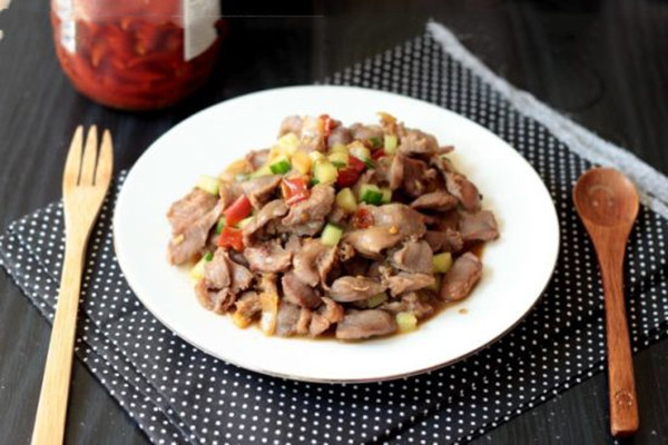 泡椒炒雞胗的做法 雞胗買回來怎么處理 泡椒炒雞胗的做法 雞胗買回來怎么處理