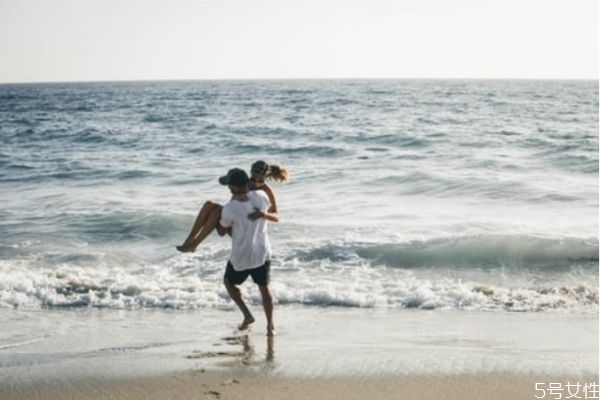 凈身出戶娶小三幸福嗎 離婚跟小三結(jié)婚會幸福嗎 凈身出戶娶小三幸福嗎 離婚跟小三結(jié)婚會幸福嗎