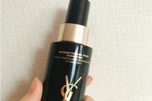 粉底和定妝噴霧可以一起用嗎 定妝噴霧在粉底前還是后 粉底和定妝噴霧可以一起用嗎 定妝噴霧在粉底前還是后