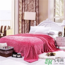 法蘭絨和珊瑚絨哪個(gè)好?法蘭絨和珊瑚絨區(qū)別 法蘭絨和珊瑚絨哪個(gè)好?法蘭絨和珊瑚絨區(qū)別