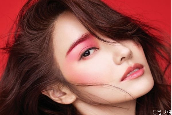 眼妝怎么畫嫵媚動人 嫵媚慵懶眼妝畫法步驟 眼妝怎么畫嫵媚動人 嫵媚慵懶眼妝畫法步驟