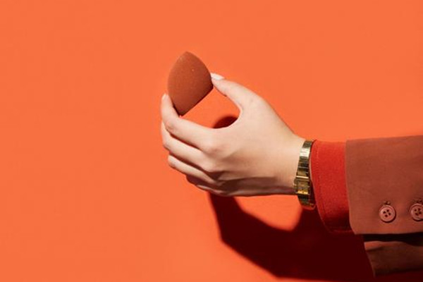 迷迷熊金粉美妝蛋軟嗎 迷迷熊金粉美妝蛋吃粉嗎 迷迷熊金粉美妝蛋軟嗎 迷迷熊金粉美妝蛋吃粉嗎