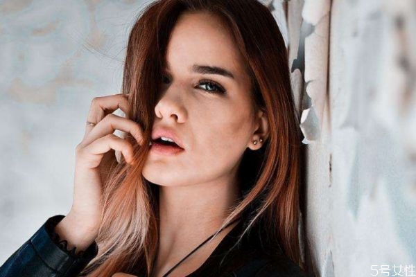 女人還愛(ài)著前任的表現(xiàn) 女人還愛(ài)著前任的行為 女人還愛(ài)著前任的表現(xiàn) 女人還愛(ài)著前任的行為