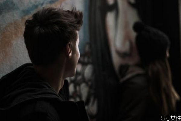 女人變心了在微信上怎么表現(xiàn) 女人變心了要和我做朋友 女人變心了在微信上怎么表現(xiàn) 女人變心了要和我做朋友