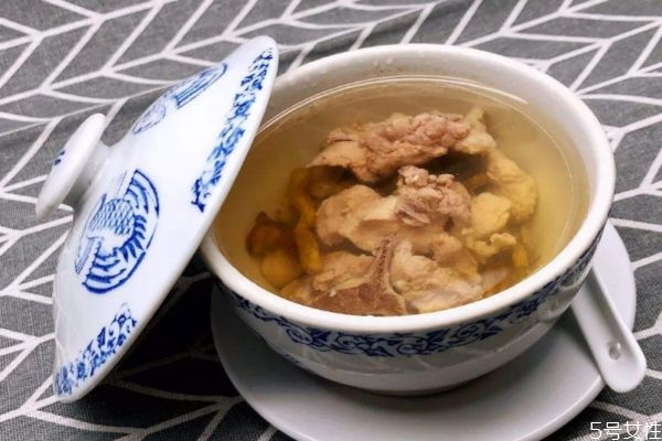 熬夜的時(shí)候喝湯會(huì)長(zhǎng)胖嗎 熬夜喝湯是長(zhǎng)胖的原因嗎 熬夜的時(shí)候喝湯會(huì)長(zhǎng)胖嗎 熬夜喝湯是長(zhǎng)胖的原因嗎