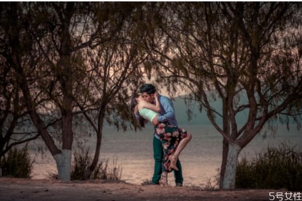 約會(huì)如何讓ta覺(jué)得更印象深刻 準(zhǔn)備好你的第一次約會(huì) 約會(huì)如何讓ta覺(jué)得更印象深刻 準(zhǔn)備好你的第一次約會(huì)