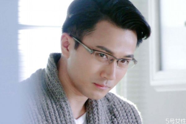 男人占有欲強(qiáng)的表現(xiàn) 男人占有欲強(qiáng)是怎么樣的 男人占有欲強(qiáng)的表現(xiàn) 男人占有欲強(qiáng)是怎么樣的