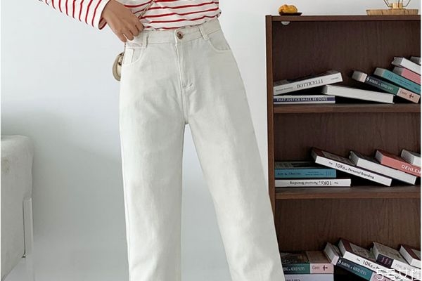 牛仔褲為什么洗了會(huì)發(fā)黃 牛仔褲發(fā)黃小竅門 牛仔褲為什么洗了會(huì)發(fā)黃 牛仔褲發(fā)黃小竅門