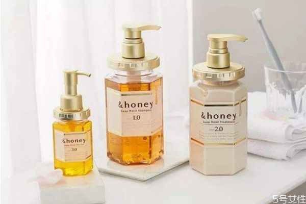 洗發(fā)乳能當(dāng)洗發(fā)水用嗎 洗發(fā)水過了保質(zhì)期還能用嗎 洗發(fā)乳能當(dāng)洗發(fā)水用嗎 洗發(fā)水過了保質(zhì)期還能用嗎