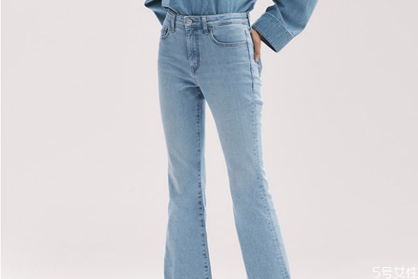 牛仔褲為什么洗了會(huì)發(fā)黃 牛仔褲發(fā)黃小竅門 牛仔褲為什么洗了會(huì)發(fā)黃 牛仔褲發(fā)黃小竅門