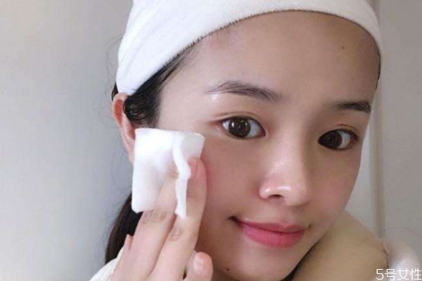 夏季護(hù)膚要注意什么 什么是夏季護(hù)膚重點(diǎn) 夏季護(hù)膚要注意什么 什么是夏季護(hù)膚重點(diǎn)