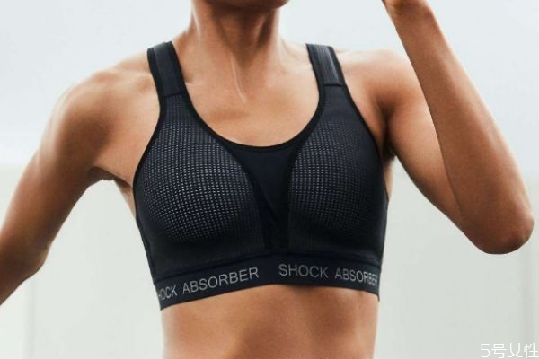穿運動內衣胸部會下垂嗎 胸部下垂是因為運動內衣嗎 穿運動內衣胸部會下垂嗎 胸部下垂是因為運動內衣嗎