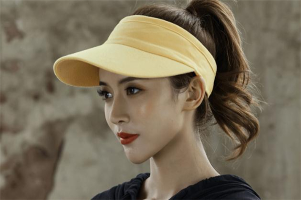 空頂帽配什么發(fā)型好看 空頂帽適合什么發(fā)型 空頂帽配什么發(fā)型好看 空頂帽適合什么發(fā)型