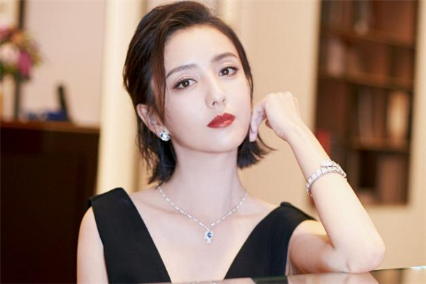 玻尿酸去魚尾紋多少錢 玻尿酸去魚尾紋的費用 玻尿酸去魚尾紋多少錢 玻尿酸去魚尾紋的費用