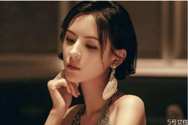 2020方臉女生適合什么發(fā)型 2020時(shí)候方臉女生的發(fā)型 2020方臉女生適合什么發(fā)型 2020時(shí)候方臉女生的發(fā)型