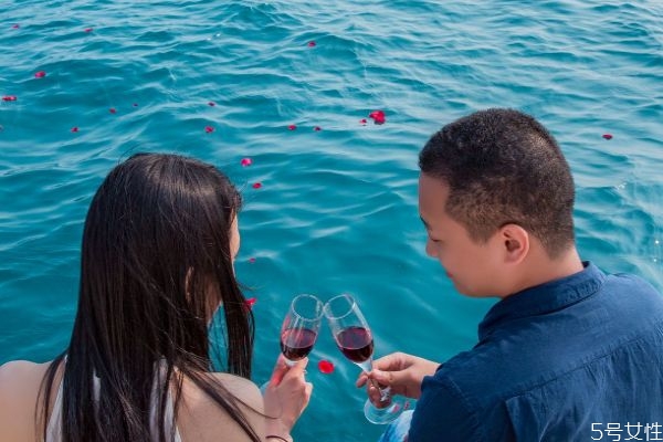 求婚在哪里比較好 哪些地方適合求婚 求婚在哪里比較好 哪些地方適合求婚