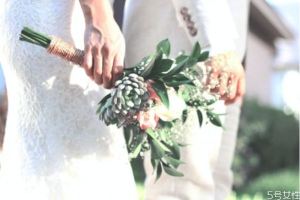 男友出軌愛(ài)上對(duì)方怎么辦 男朋友戀愛(ài)期間出軌原因