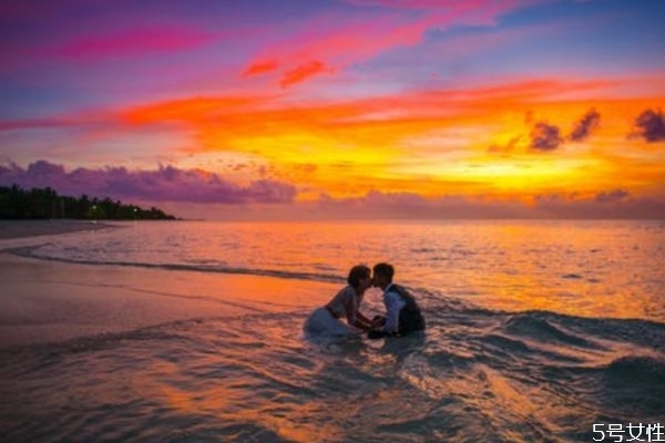 總是感覺男朋友出軌了怎么辦 男朋友出軌的跡象 總是感覺男朋友出軌了怎么辦 男朋友出軌的跡象