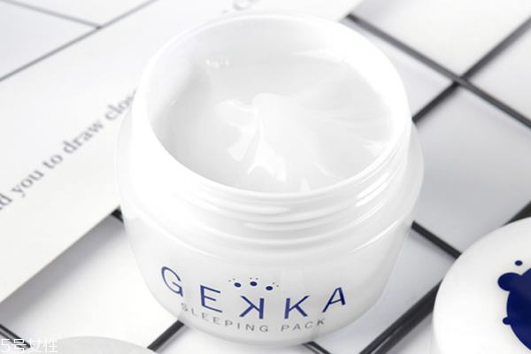 熬夜修復(fù)面膜哪個牌子好 熬夜臉4種問題對應(yīng)面膜