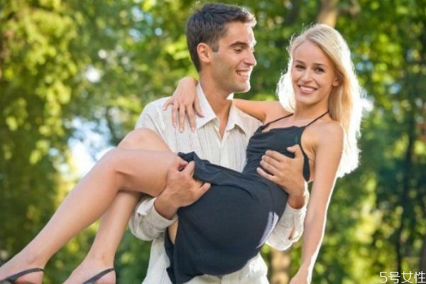 男朋友出軌放不下怎么辦 男朋友出軌最佳處理方法 男朋友出軌放不下怎么辦 男朋友出軌最佳處理方法