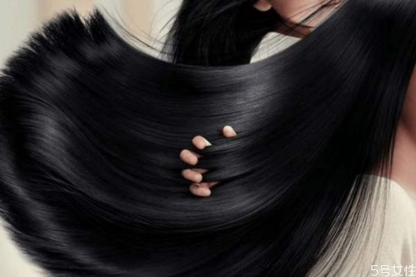 噴完發(fā)膠晚上要洗頭嗎 用了發(fā)膠一定要洗頭嗎 噴完發(fā)膠晚上要洗頭嗎 用了發(fā)膠一定要洗頭嗎