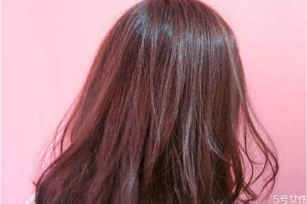 染發(fā)前一天能用發(fā)膜嗎 染發(fā)前注意事項(xiàng) 染發(fā)前一天能用發(fā)膜嗎 染發(fā)前注意事項(xiàng)