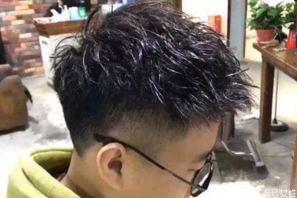 鋼夾燙是怎么燙的 鋼夾燙適合什么臉型 鋼夾燙是怎么燙的 鋼夾燙適合什么臉型