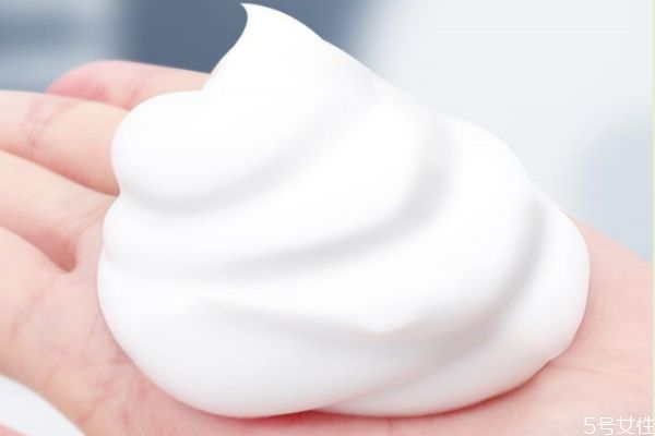 去角質(zhì)產(chǎn)品怎么挑選 常用的去角質(zhì)方法 去角質(zhì)產(chǎn)品怎么挑選 常用的去角質(zhì)方法