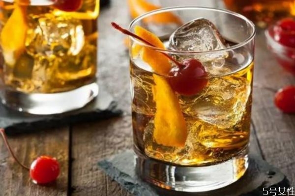 喝啤酒會(huì)長(zhǎng)胖嗎 啤酒的熱量高嗎 喝啤酒會(huì)長(zhǎng)胖嗎 啤酒的熱量高嗎