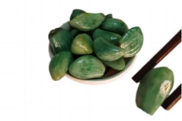 糖醋蒜變綠怎么回事 糖醋蒜變綠的原因 糖醋蒜變綠怎么回事 糖醋蒜變綠的原因