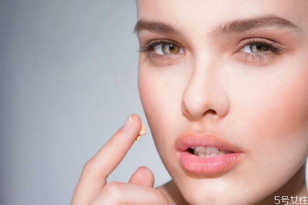 皮膚天生黑能變白嗎 天生皮膚黑變白秘訣 皮膚天生黑能變白嗎 天生皮膚黑變白秘訣