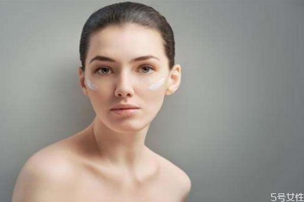 油性皮膚保濕還是補水 油性皮膚控油還是保濕 油性皮膚保濕還是補水 油性皮膚控油還是保濕