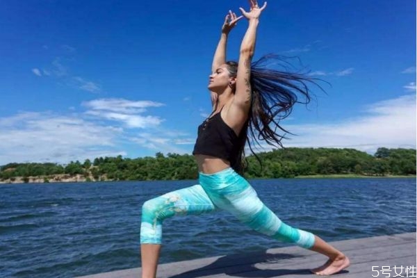 馬甲線和腹肌的區(qū)別 馬甲線和腹肌的不同 馬甲線和腹肌的區(qū)別 馬甲線和腹肌的不同