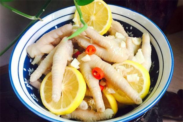 檸檬雞爪泡多久好吃 檸檬雞爪不入味怎么辦 檸檬雞爪泡多久好吃 檸檬雞爪不入味怎么辦