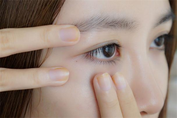 丸美黑松露眼膜適合什么年齡 丸美黑松露眼膜適合膚質(zhì) 丸美黑松露眼膜適合什么年齡 丸美黑松露眼膜適合膚質(zhì)