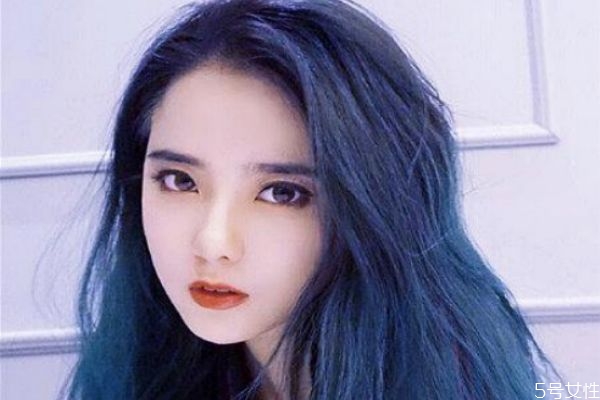 藍色頭發(fā)掉色快嗎 染藍色頭發(fā)掉色怎么辦 藍色頭發(fā)掉色快嗎 染藍色頭發(fā)掉色怎么辦